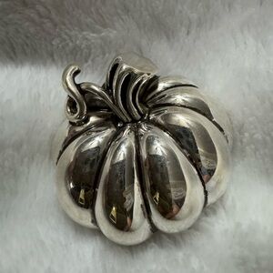 Silver color Pumpkin pin by Best